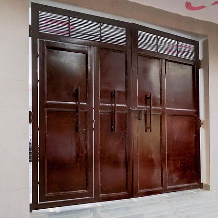 Hotel The Arrow Near Paschim Vihar Deli Exterior foto